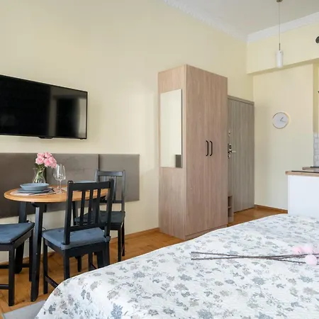Przytulne Studia Very Berry W Poznaniu Blisko Parku By Renters Appartement *