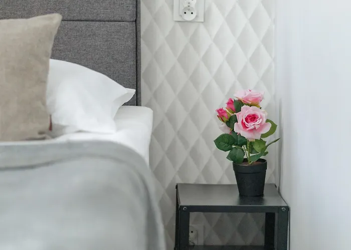 Przytulne Studia Very Berry W Poznaniu Blisko Parku By Renters * Познань