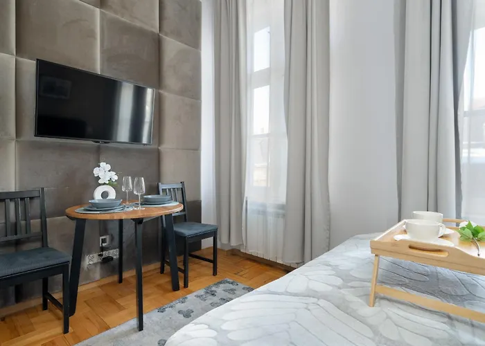 Apartment Przytulne Studia Very Berry W Poznaniu Blisko Parku By Renters Poznan